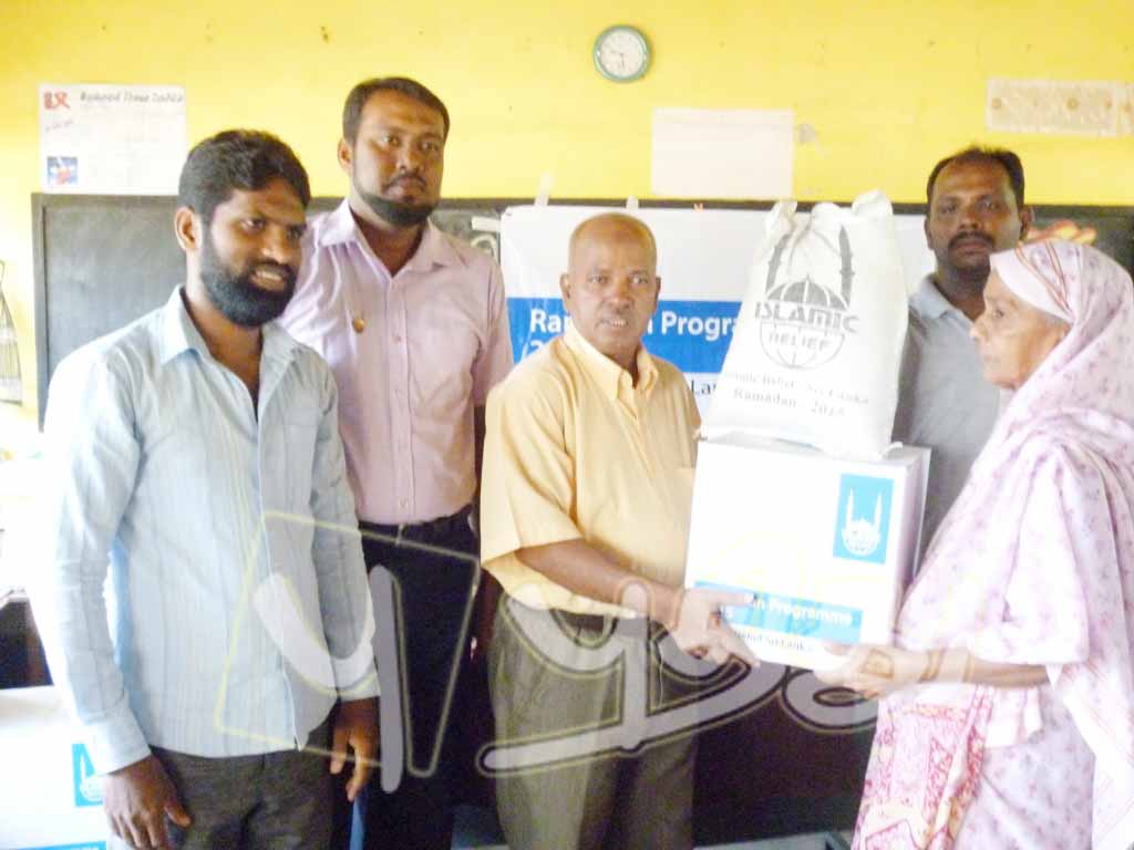 ரமழான் மாதத்தினையொட்டி, உலர் உணவு விநியோகம்