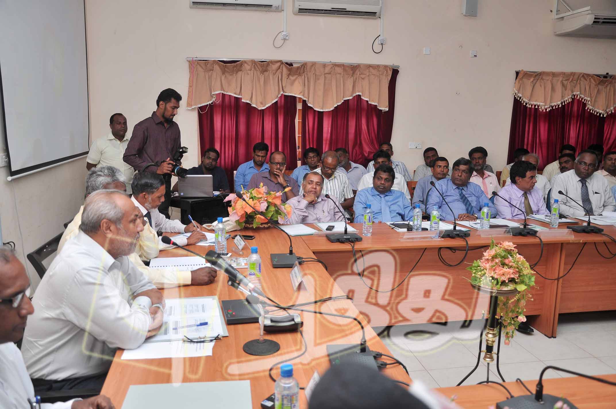 குடிநீர் வழங்கல் 60 வீதமாக அதிகரிக்கப்படும்; வவுனியாவில் அமைச்சர் ஹக்கீம்