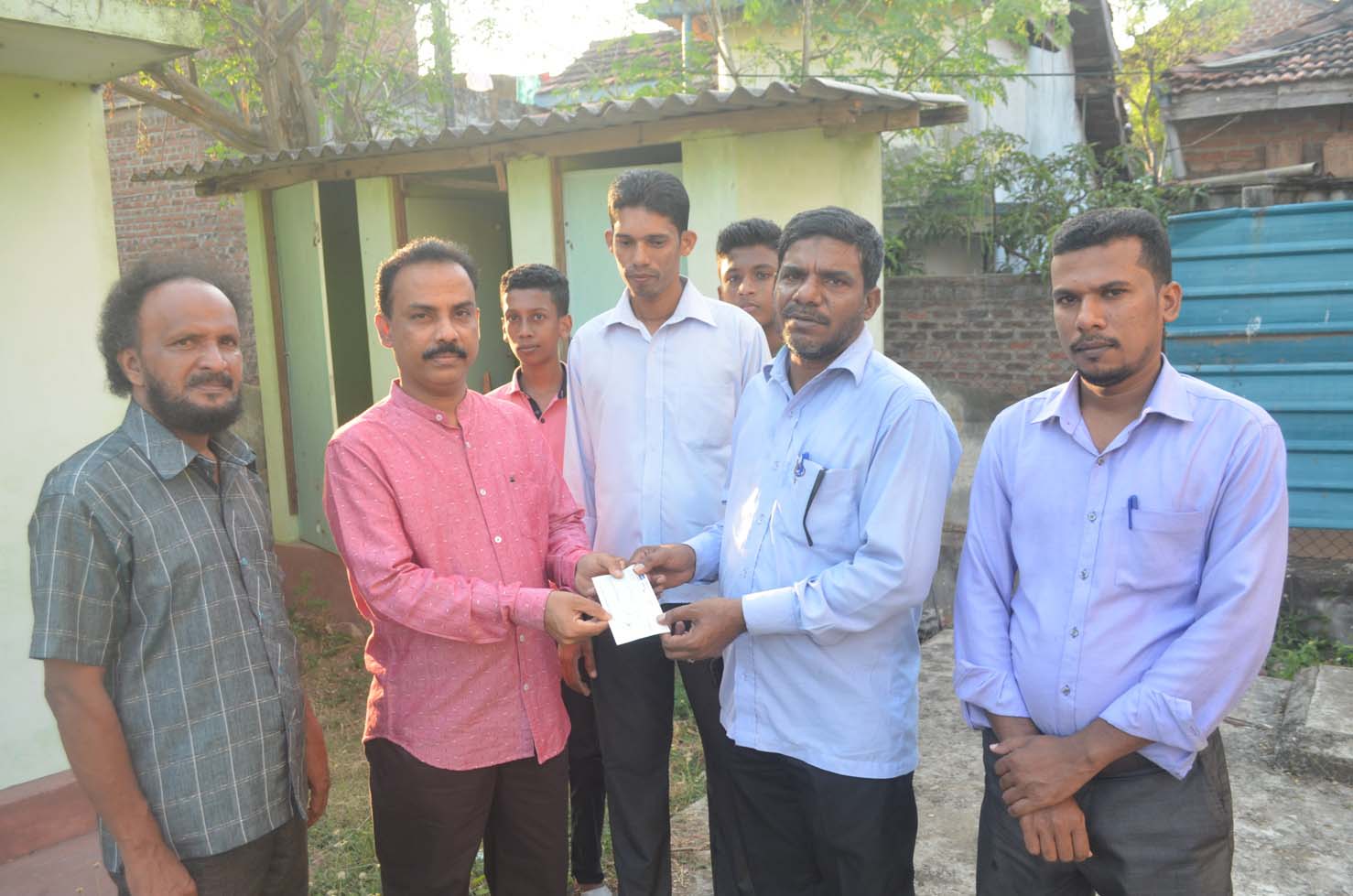 பாடசாலை சுற்று மதில் நிர்மாணத்துக்கு, யஹ்யாகான் நிதியுதவி