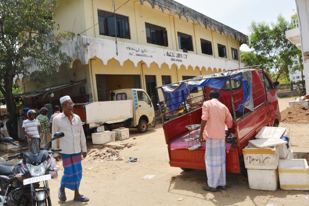 அட்டாளைச்சேனை பொது நூலகம்: அமைதியும், இரைச்சலும் சேருமிடம்