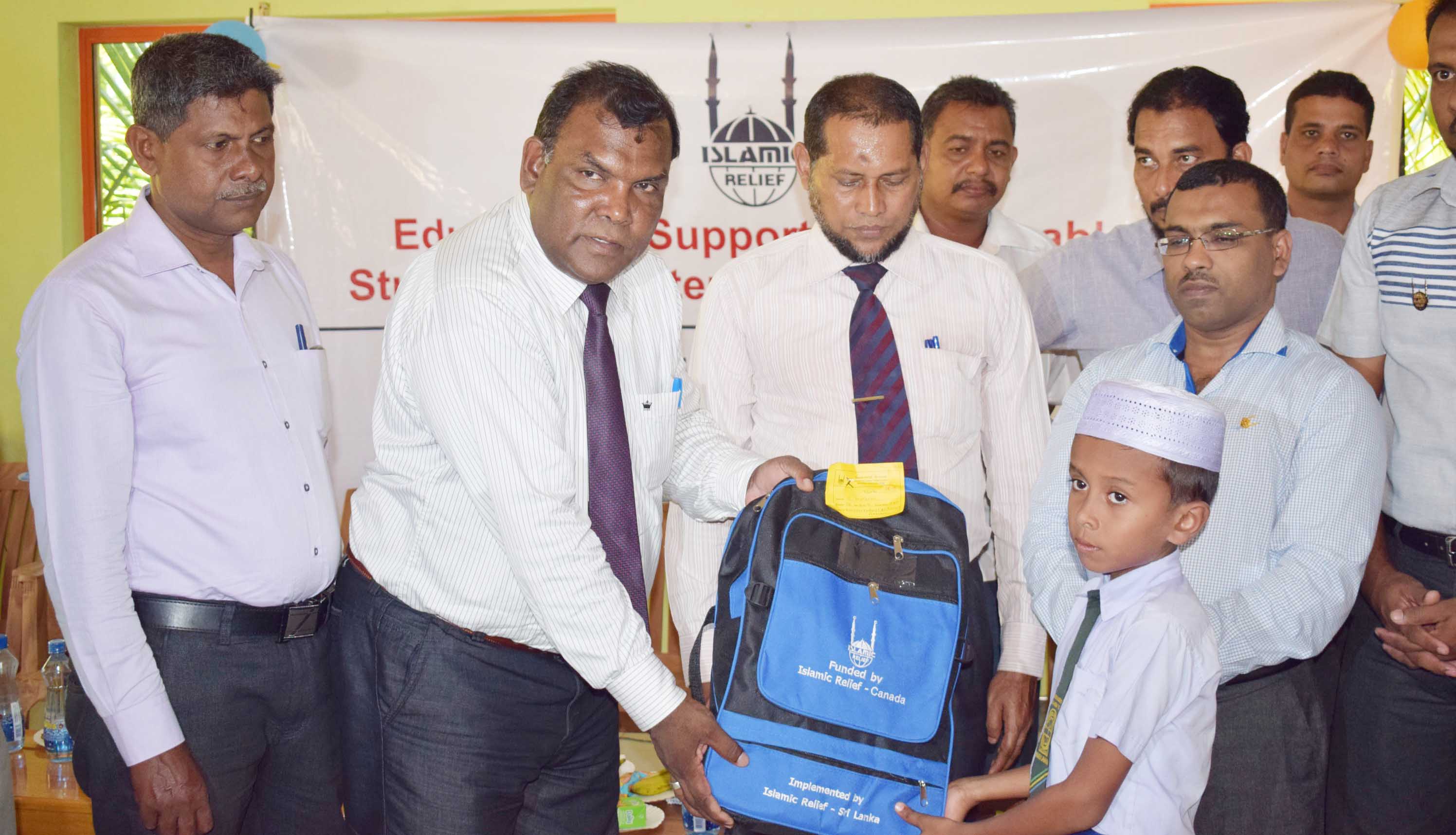 இறக்காமம் கோட்டப் பாடசாலை மாணவர்களுக்கு, இஸ்லாமிக் ரிலீப் உதவி
