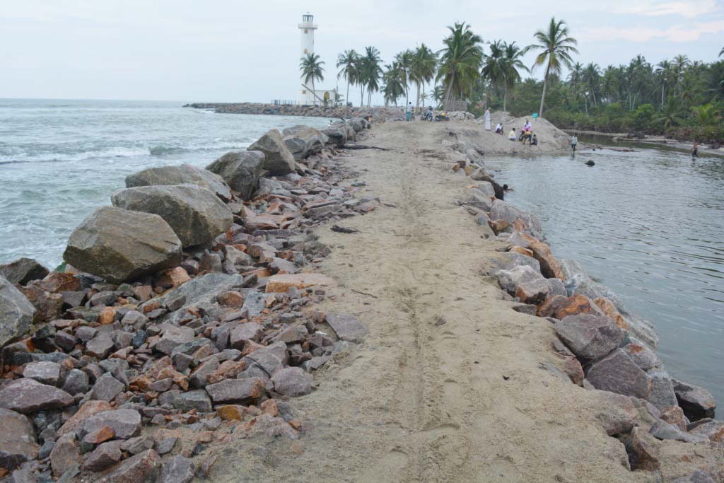 ஒலுவில் கடலரிப்பு: தற்காலிக தடுப்பு நடவடிக்கை நிறைவு; நிலையான தீர்வைக் காணுமாறு மக்கள் கோரிக்கை