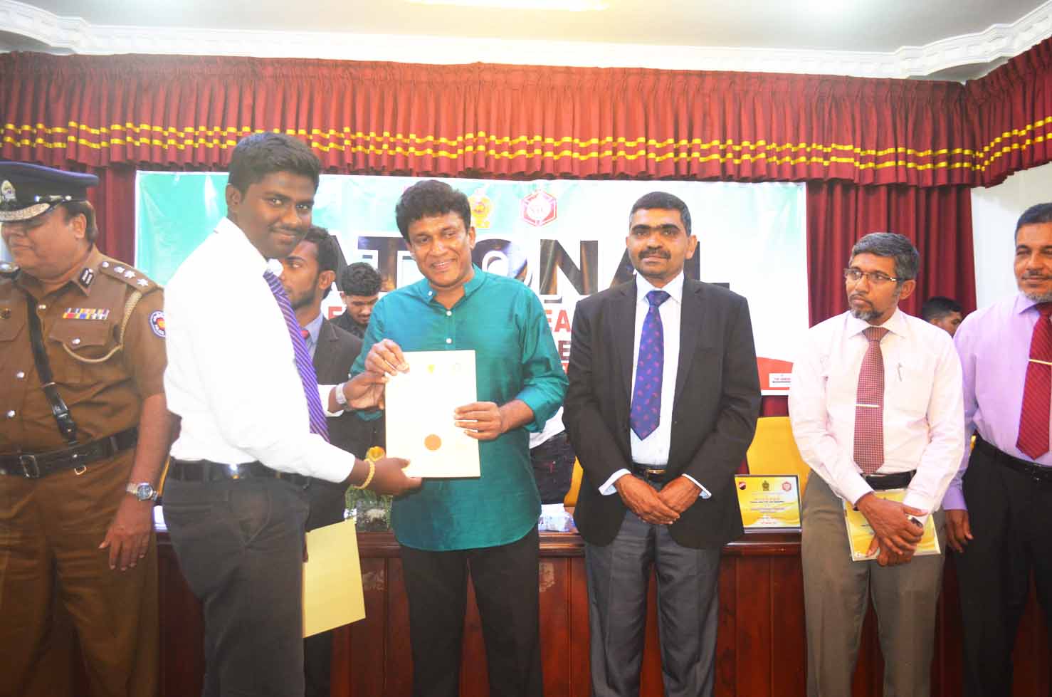 தேசிய ஐக்கியம் என்பது பெரும்பான்மைக்கு சேவகம் செய்வதல்ல: அமைச்சர் மனோ கணேசன் தெரிவிப்பு