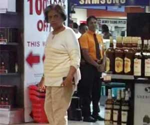 மதுக்கடையில் சந்திரிக்கா