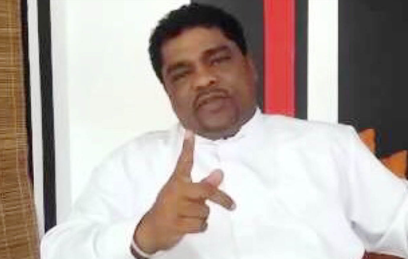 எரிபொருள் தட்டுப்பாட்டுக்கான காரணத்தைக் கூட, அரசாங்கம் மறைக்கிறது; சொன்னால் மக்கள் சிரிப்பர்: பியல் நிஷாந்த கிண்டல்