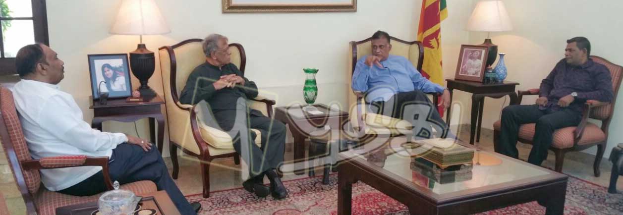 கிழக்கு மாகாண ஆளுநருடன், முஸ்லிம் கூட்டமைப்பின் ஏற்பாட்டாளர்கள் சந்திப்பு