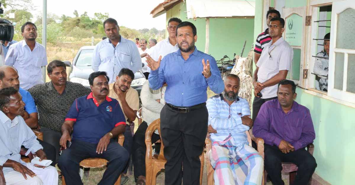 விடுவித்ததாக கூறும் காணிகள், மக்களுக்கு கிடைக்கவில்லை: முல்லிக்குளம் மக்கள், அமைச்சர் றிசாத்திடம் முறையீடு