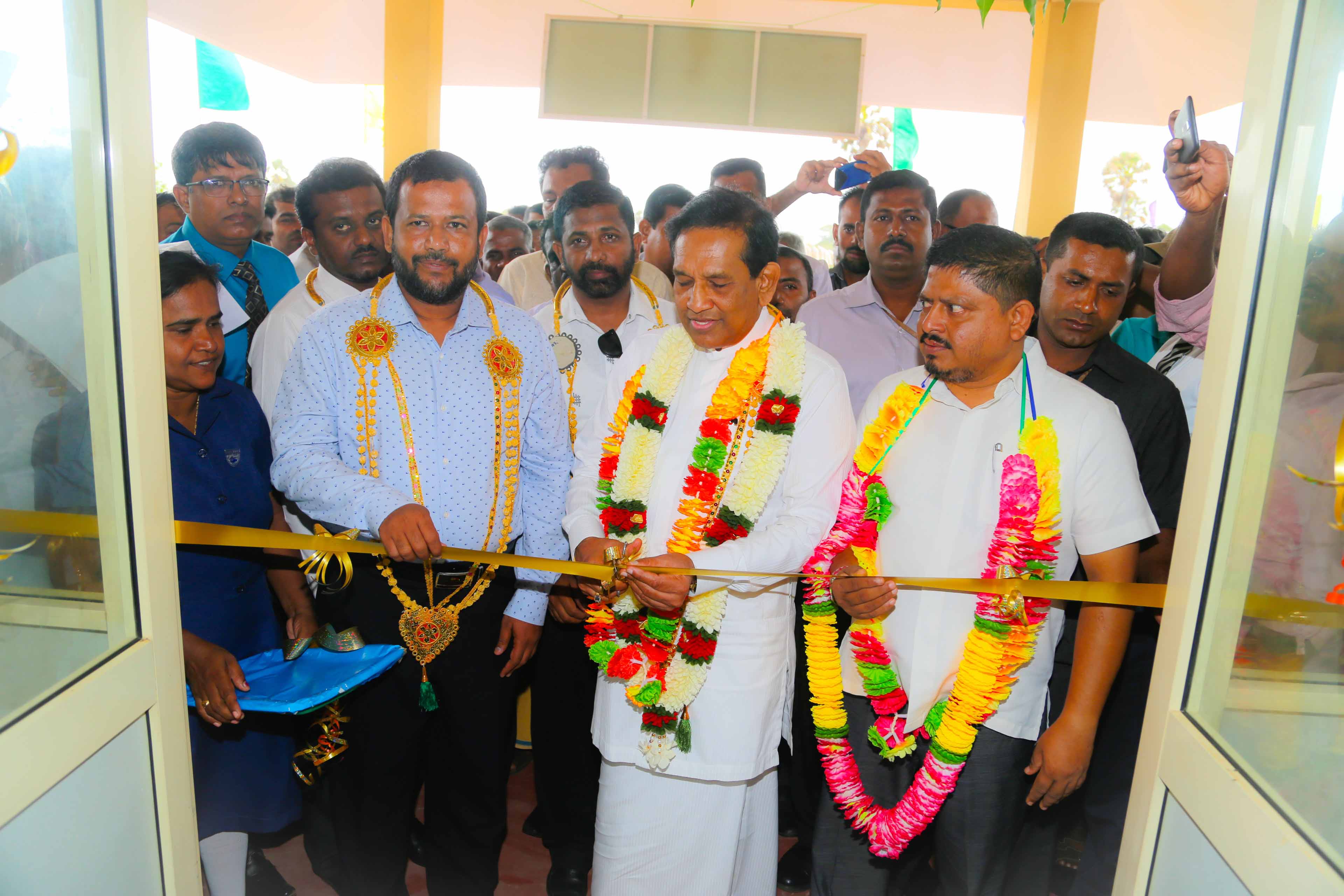 சிலாவத்துறை வைத்தியசாலைக்கு புதிய கட்டடம்; றிசாத் அழைக்க, ராஜித திறந்து வைத்தார்