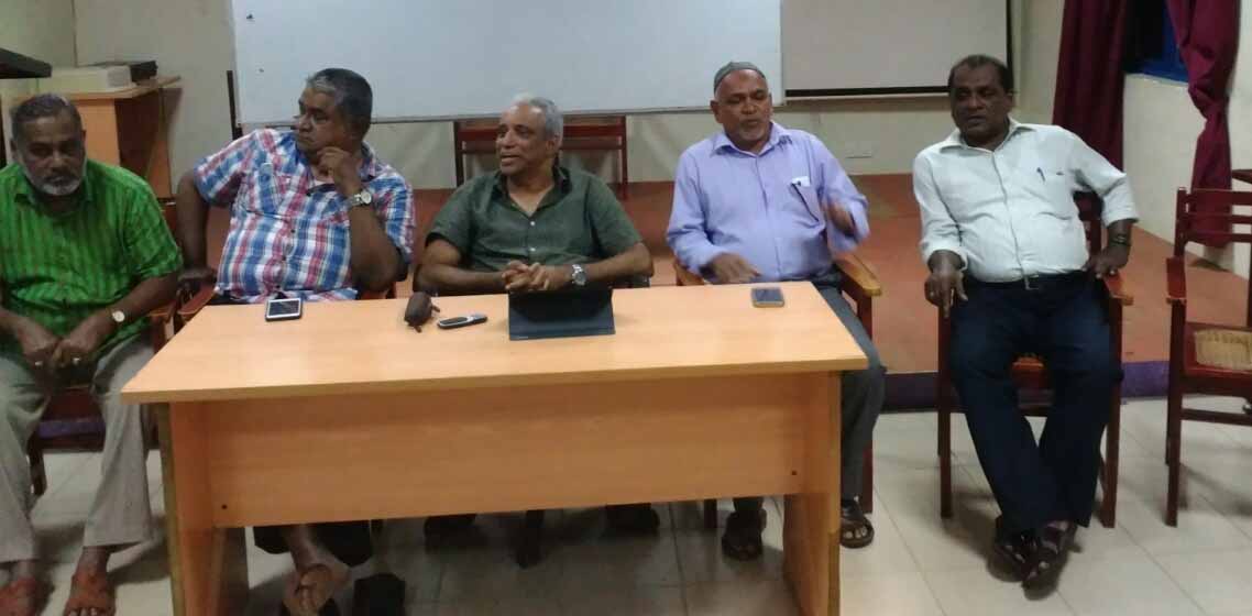 அட்டாளைச்சேனைக்கான, மு.கா. வேட்பாளர்களைத் தெரிவு செய்யும் கூட்டத்தில் கூச்சல் குழப்பம்; பகிஷ்கரித்து வெளியேறியது மத்திய குழு