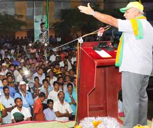 சம்மாந்துறையில் கைத்தொழில் பேட்டைகளை அமைக்க, பிரதமர் வாக்குறுதி வழங்கியுள்ளார்: ஹக்கீம்