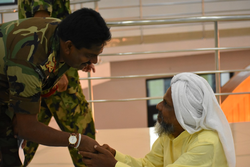 ராணுவத்தினரின் ஏற்பாட்டில், பொத்துவில் ஜும்ஆ பள்ளிவாசலில் நல்லிணக்க இப்தார்