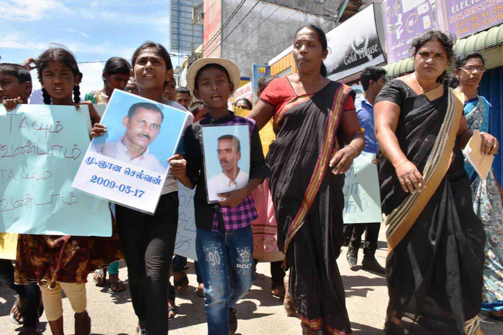 ஆட்சி மாறினால், நாங்களும் காணாமல் போகலாம்: காணாமல் ஆக்கப்பட்டோரின் உறவினர்கள் கல்முனையில் அச்சம் தெரிவிப்பு