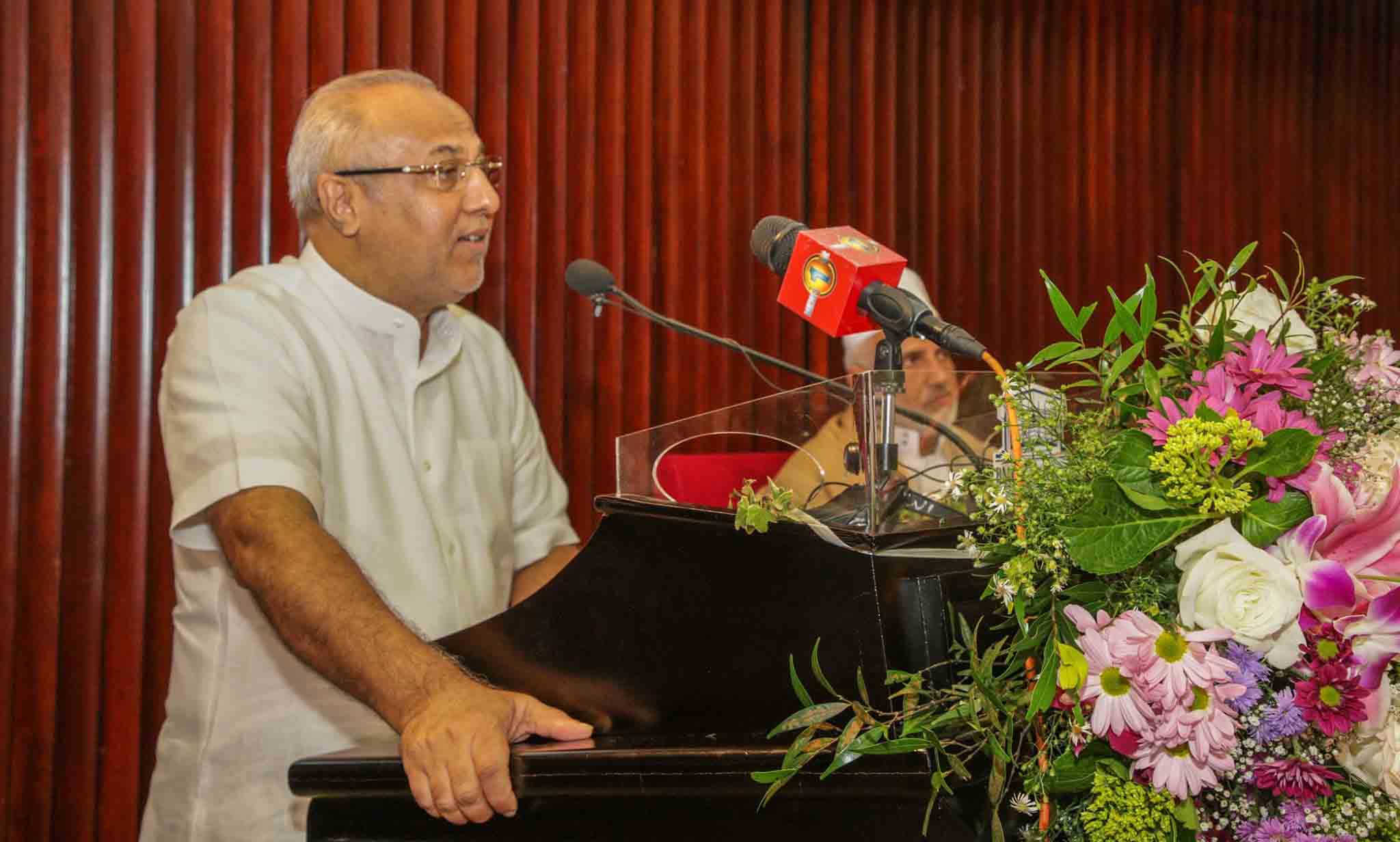 குறுகிய ‘பழங்குடிவாத’ சிந்தனைப் போக்குக்கு எதிரான கருத்துக்கள், ராசிக் பரீட்டின் உரைகளில் வெளிப்பட்டன: மு.கா. தலைவர் ஹக்கீம்