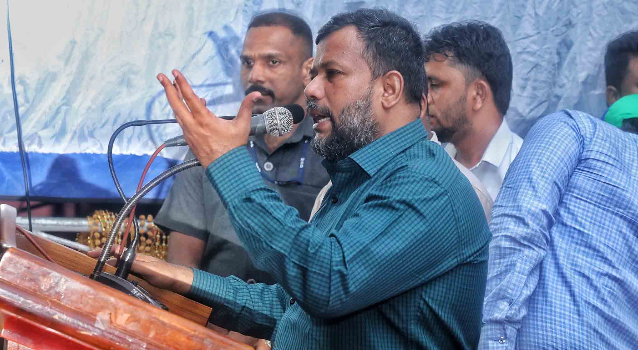 ஜனநாயகத்திலிருந்து முஸ்லிம்களை தூரப்படுத்துவதற்காகவே, அவர்கள் மீது பயங்கரவாத முத்திரை குத்தப்பட்டது: றிசாட்