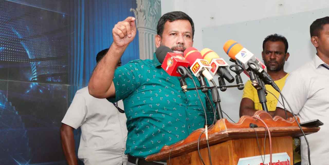 “பிரிந்து வாக்களிக்களியுங்கள்” என, சில உலமாக்கள் சொல்ல வைக்கப்படுகின்றனர்: முன்னாள் அமைச்சர் றிசாட் குற்றச்சாட்டு