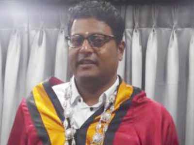 யாழ்ப்பாணம் மாநகர சபையின் புதிய மேயராக மணிவண்ணன் தெரிவு: தமிழ் தேசிய கூட்டமைப்பிடமிருந்து சபை பறிபோனது