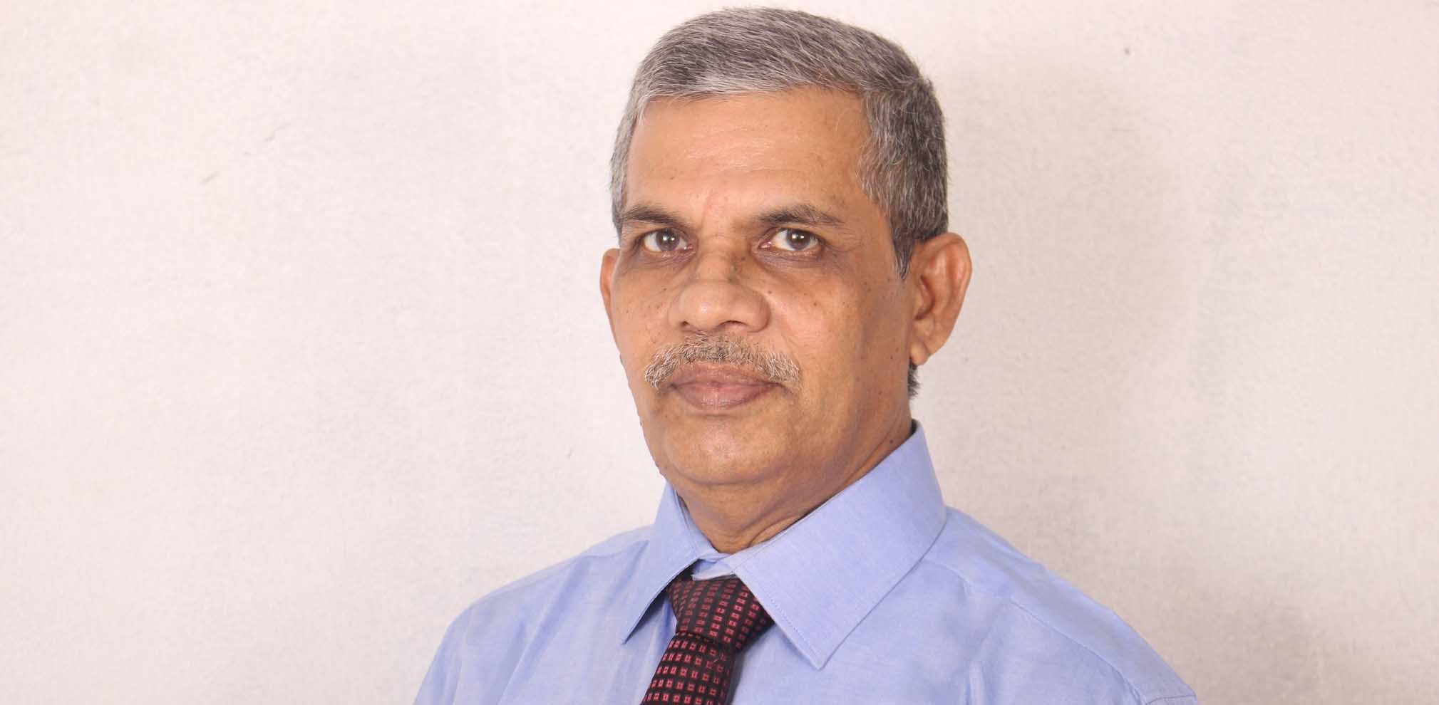 அரசியலுக்காக யாரும் நோன்புப் பெருநாளை களங்கப்படுத்தி விட  வேண்டாம்: முஷாரப் கோரிக்கைக்கு வை.எல்.எஸ் பதிலடி