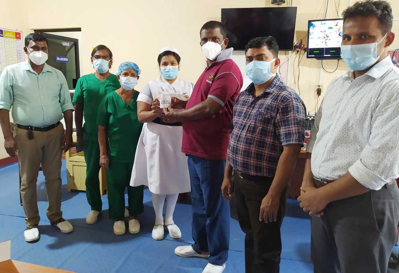 அட்டாளைச்சேனை ஆயுர்வேத தள வைத்தியசாலையில் அனுமதிக்கப்பட்ட முதலாவது கொவிட் தொற்றாளர் சுகமடைந்து வீடு திரும்பினார்