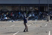 தென்னாபிரிக்காவில் வன்முறை: 72 பேர் பலி