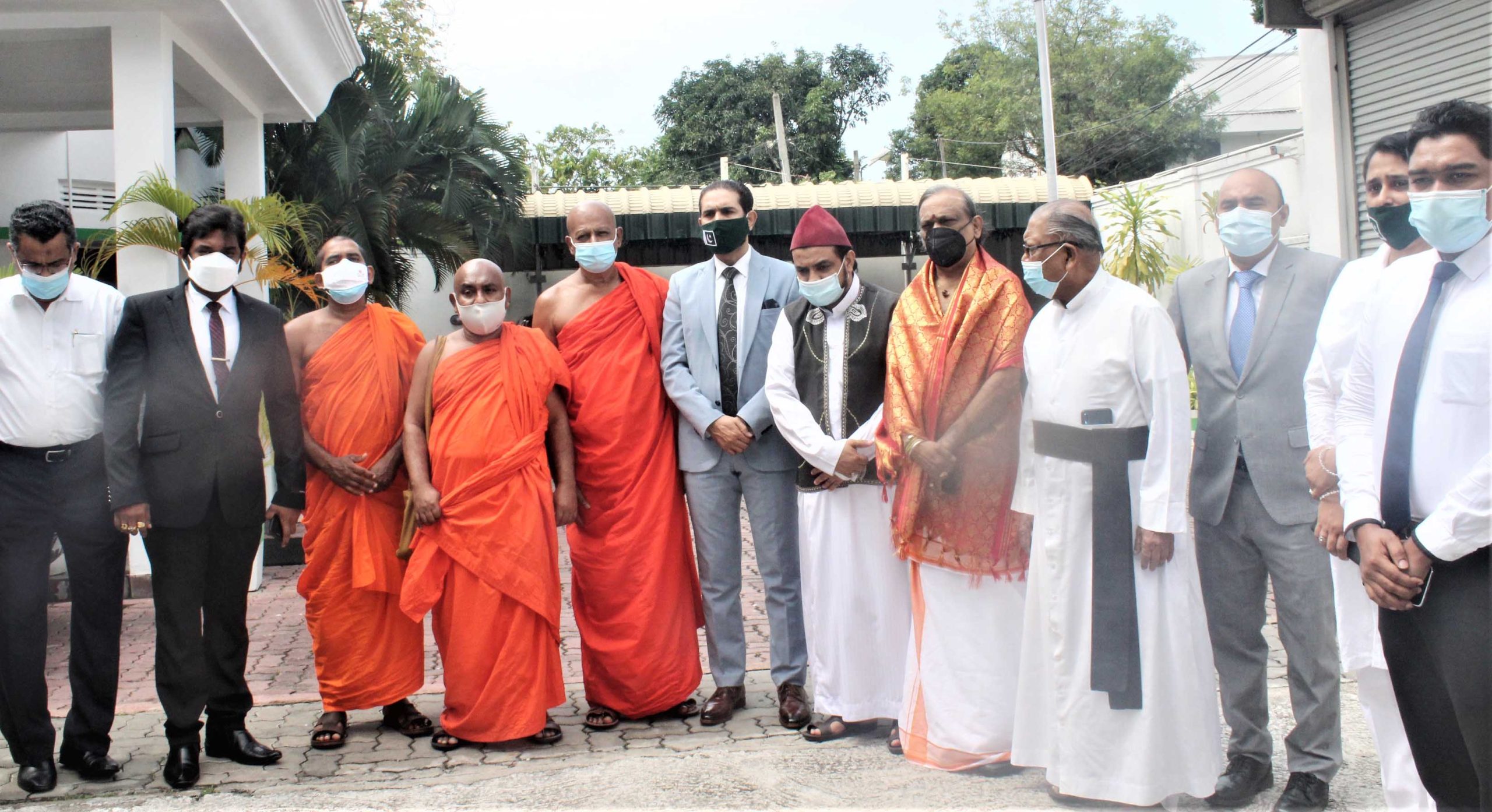 படுகொலை செய்யப்பட்ட பிரியந்த குமார விவகாரம் தொடர்பில், பாகிஸ்தான் உயர் ஸ்தானிகரை சர்வமதக் குழு சந்திப்பு