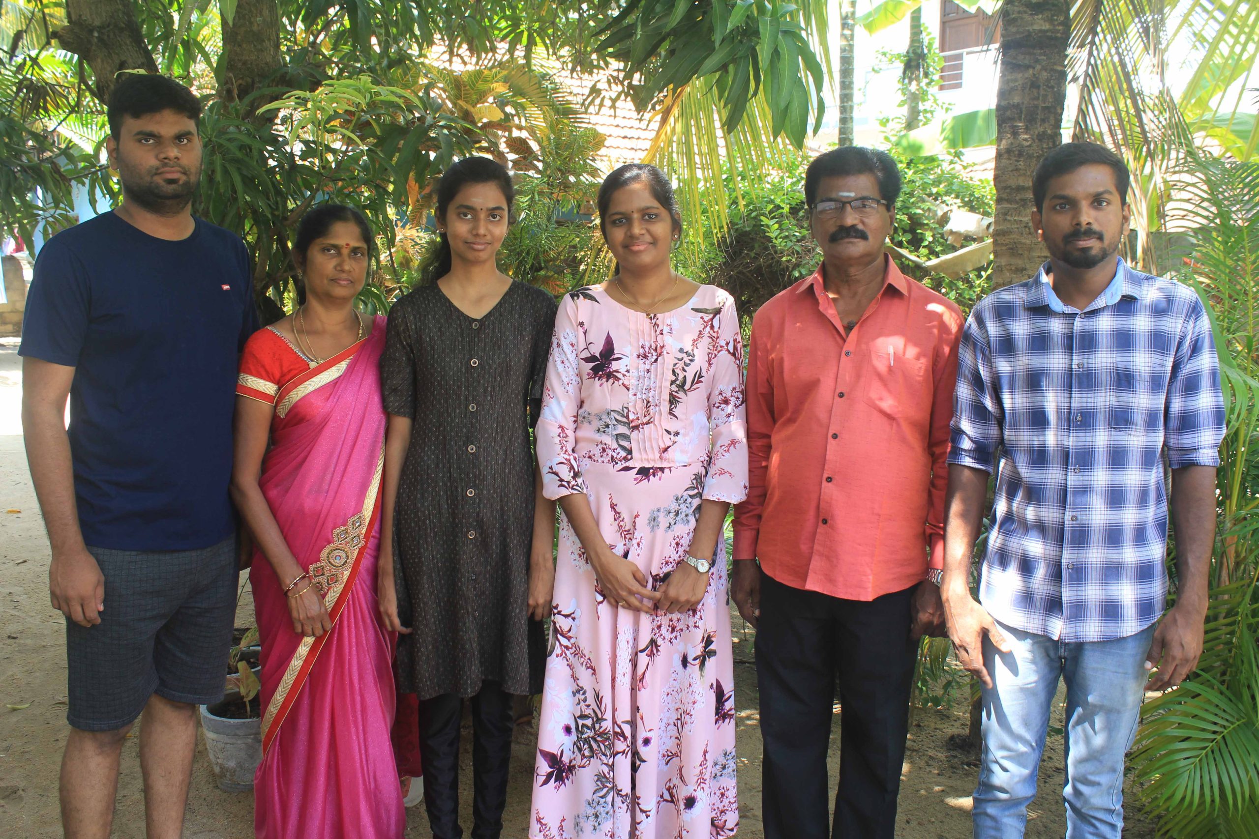 விஞ்ஞானத்துறையில் அசத்தும் குடும்பம்: 13 தங்கப் பதக்கம் பெற்ற, தர்ஷிகாவின் வியத்தகு பின்னணி