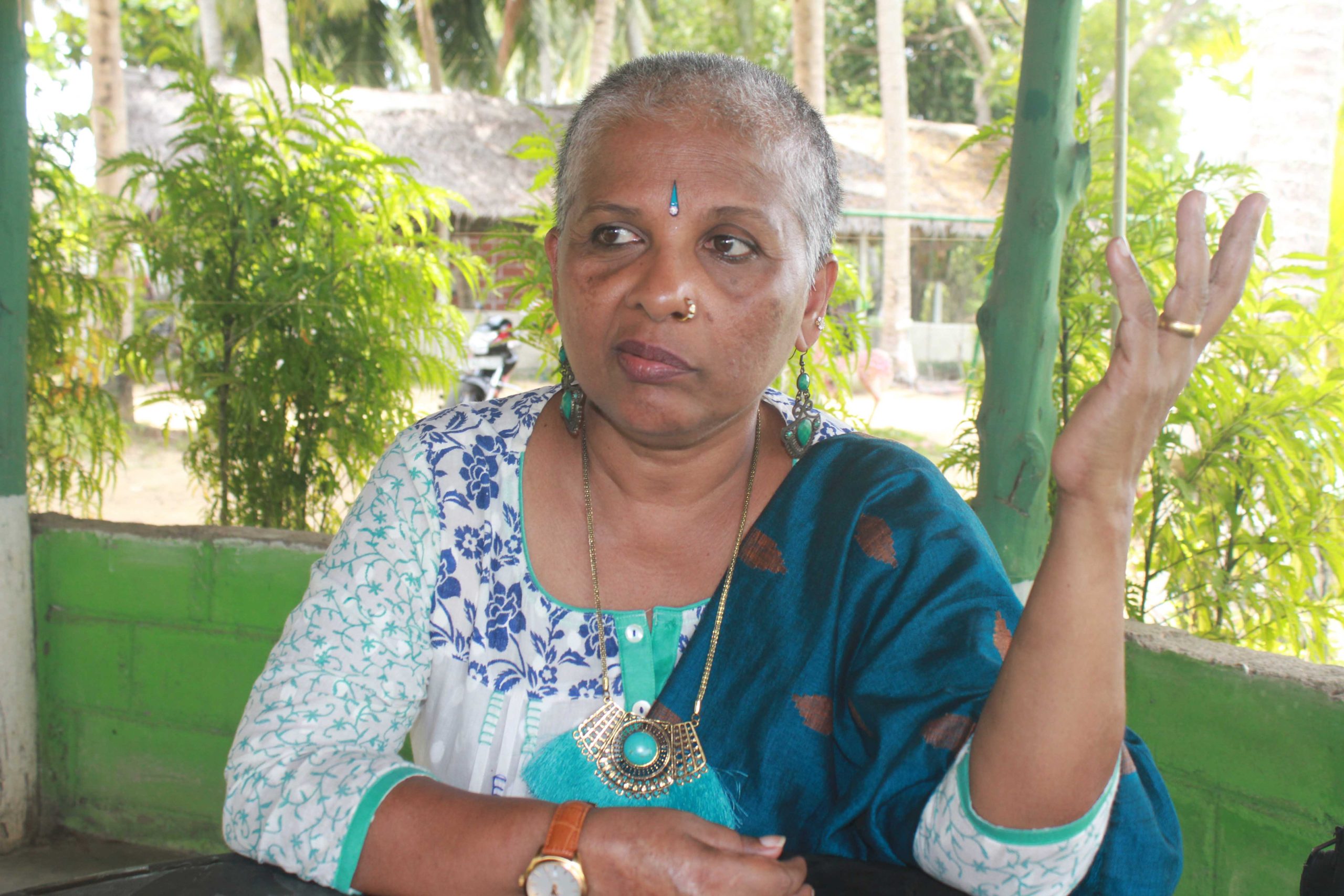 பைபிளையோ, குரானையோ, பகவத் கீதையினையோ ஹோட்டலில் வழங்கும் ‘மெனு காட்’ போல் பயன்படுத்த முடியாது: பெண்ணியத்துடன் தொடர்புடுத்தி நளினி கருத்து