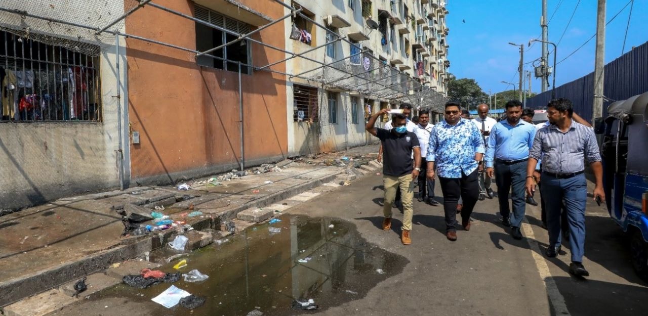 கொழும்பு நகர அடுக்குமாடி குடியிருப்புகளில் நிலவும் பிரச்சினைகளை ஒரு மாதத்துக்குள் தீர்த்து வைக்க உத்தரவு