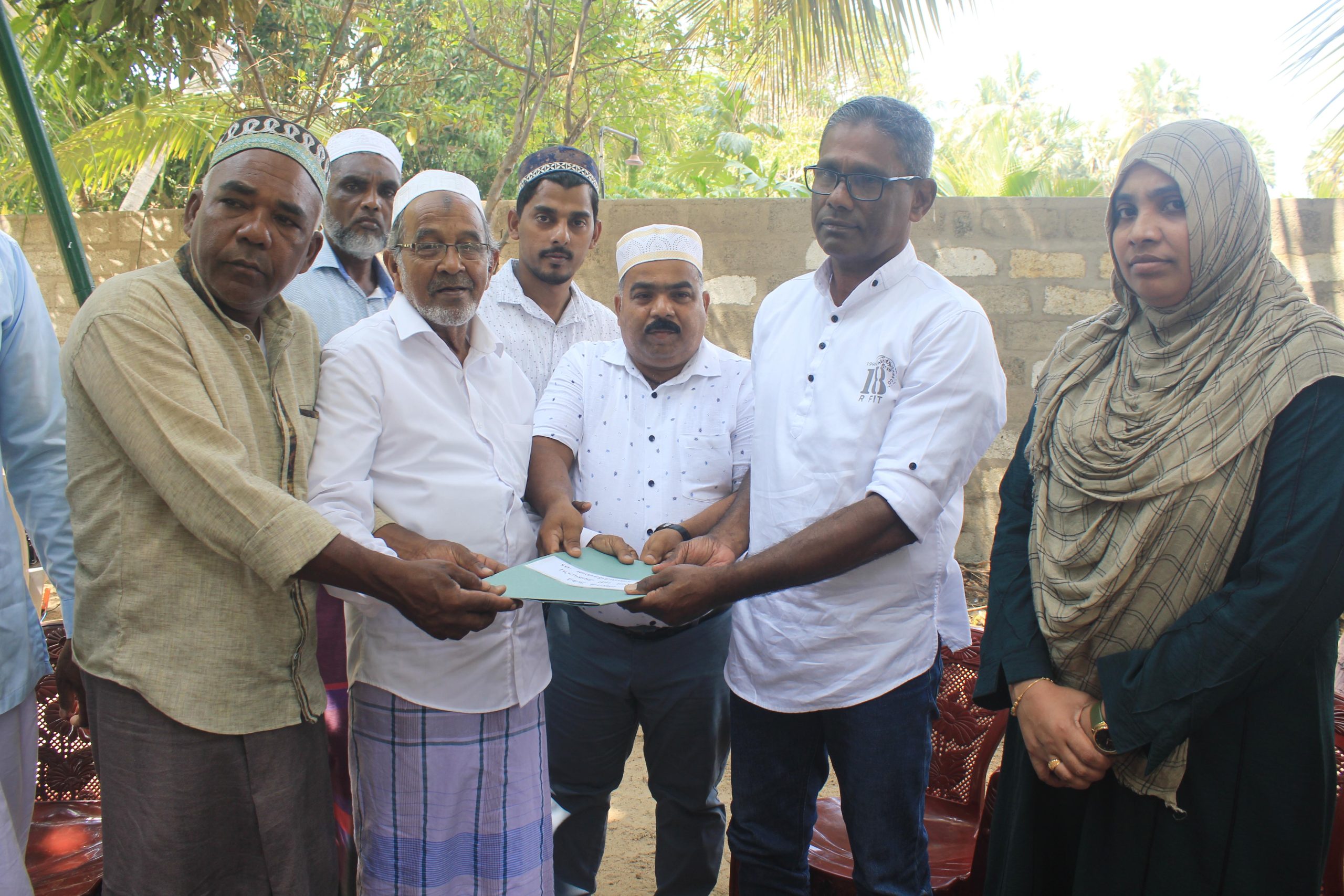 “திருட்டில் ஈடுபடுகின்றவர்களில்  அதிகமானோர், போதைக்கு அடிமையானவர்கள்”: அட்டாளைச்சேனை – மீலாத் நகரில் குற்றச் செயல்களை தடுப்பது தொடர்பான விழிப்புணர்வுக் கூட்டத்தில் தெரிவிப்பு