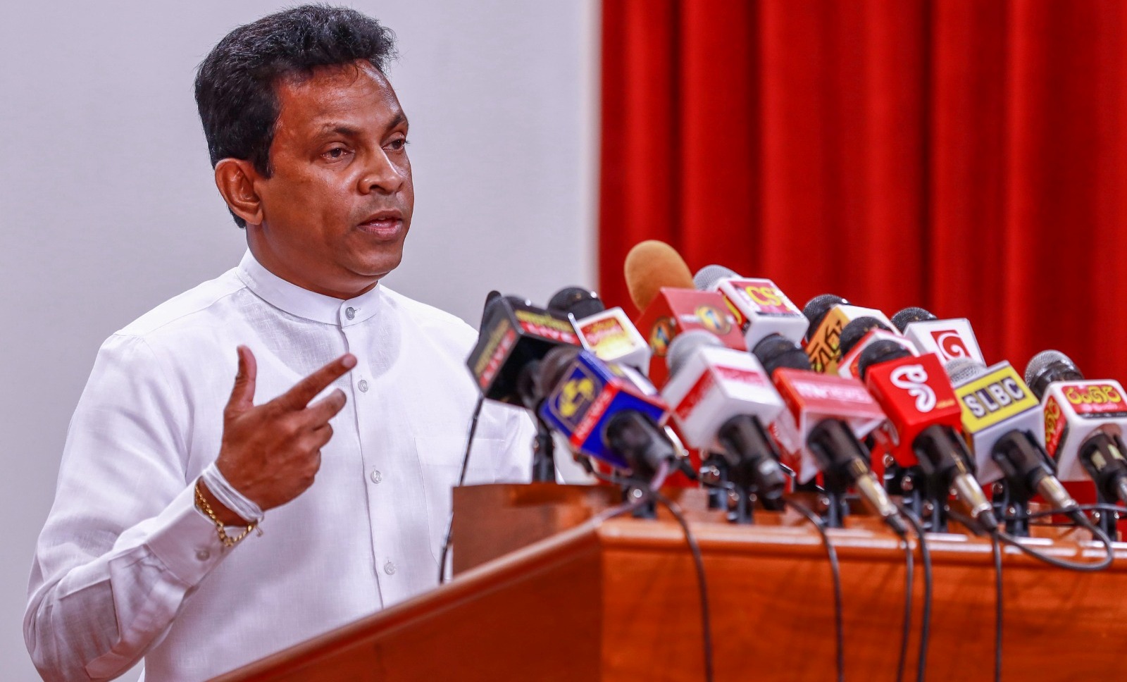 உள்ளூராட்சி சபைகளிலுள்ள 8400 பேருக்கு பணி நிரந்தரமாக்கப்படும்: ராஜாங்க அமைச்சர் தெரிவிப்பு