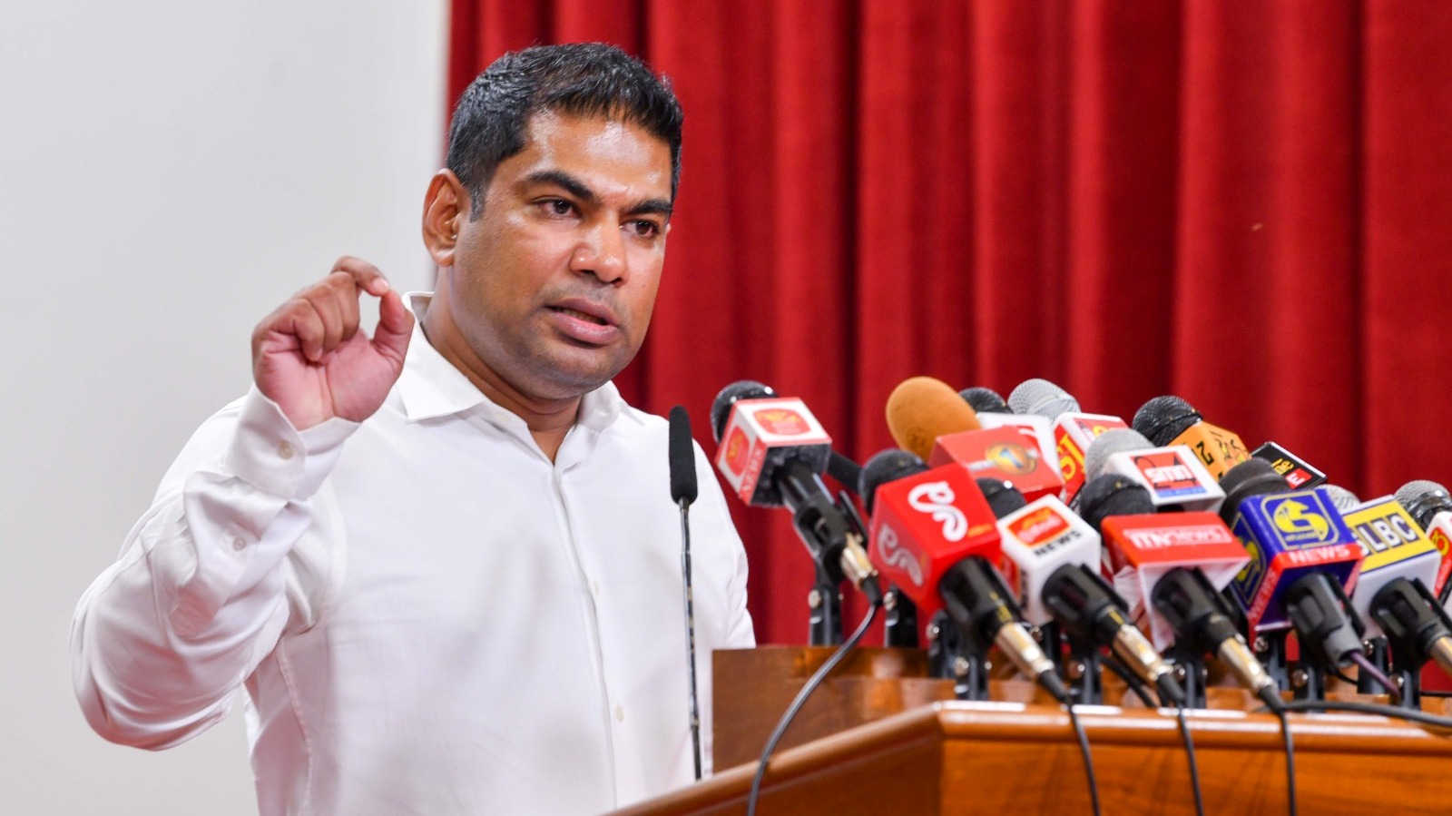மழை கிடைத்தால் மின்சார பாவனையாளரகளுக்கு ஏப்ரலில் ‘பலன்’ கிடைக்கும்: அமைச்சர் கஞ்சன