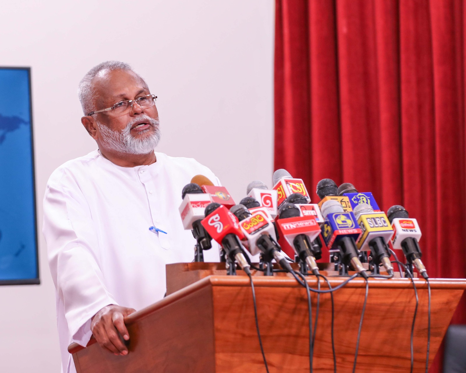 துப்பாக்கி கை மாற்றப்பட்ட விவவாகரம் தொடர்பில், டக்ளஸை 72 மணி நேரம் தடுத்து வைத்து விசாரிக்க அனுமதி