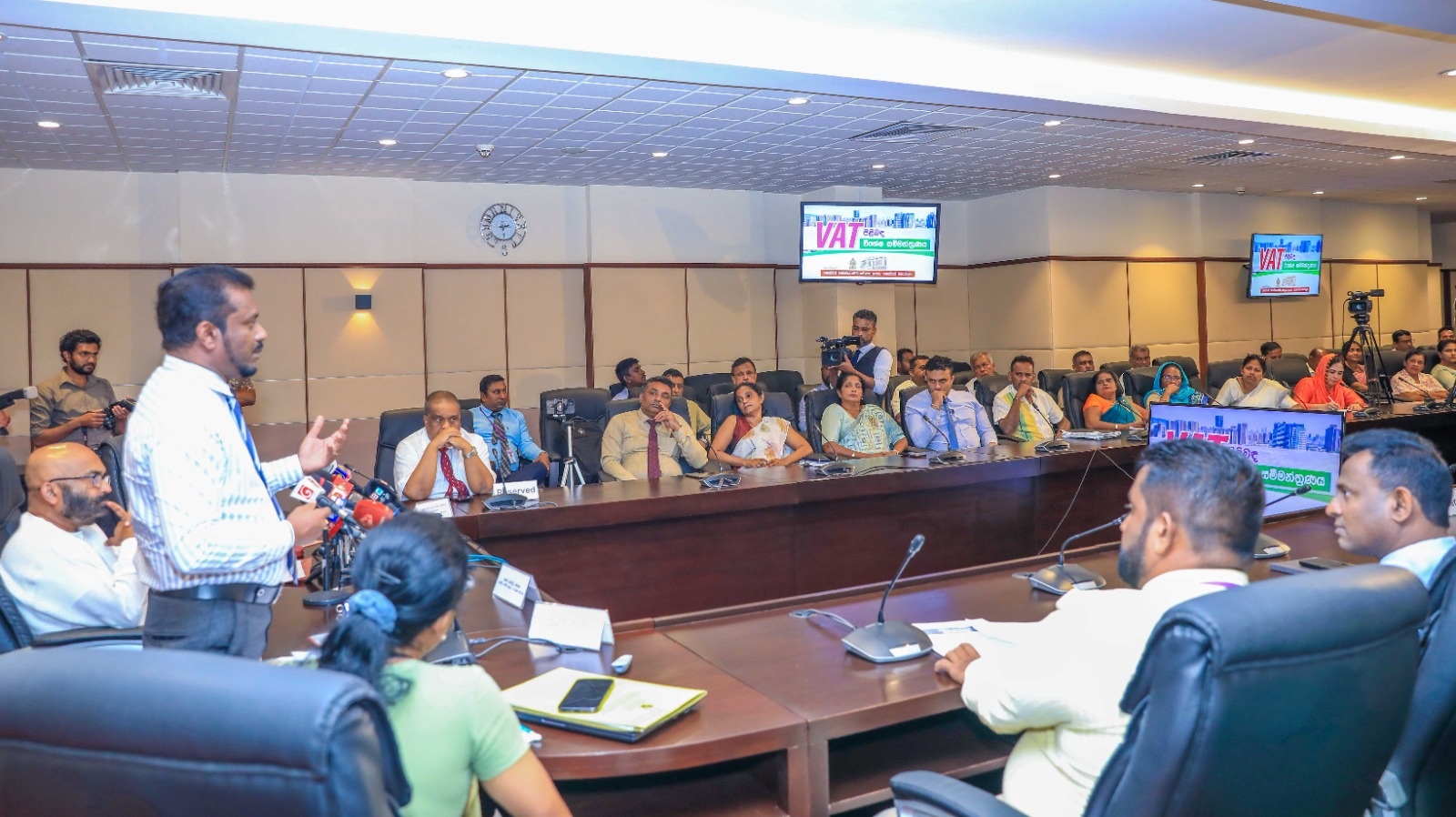 ‘வெட்’ வரிக்கு பதியாமல் நுகர்வோரிடம் பணம் வசூலிப்போருக்கு எதிராக நடவடிக்கை
