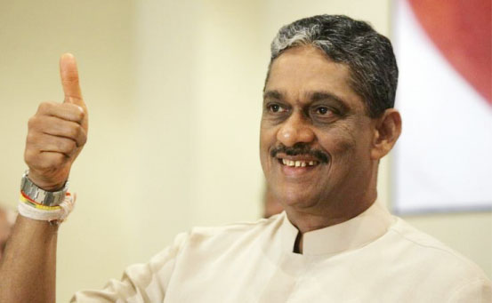 சரத் பொன்சேகா கட்டுப்பணம் செலுத்தினார்