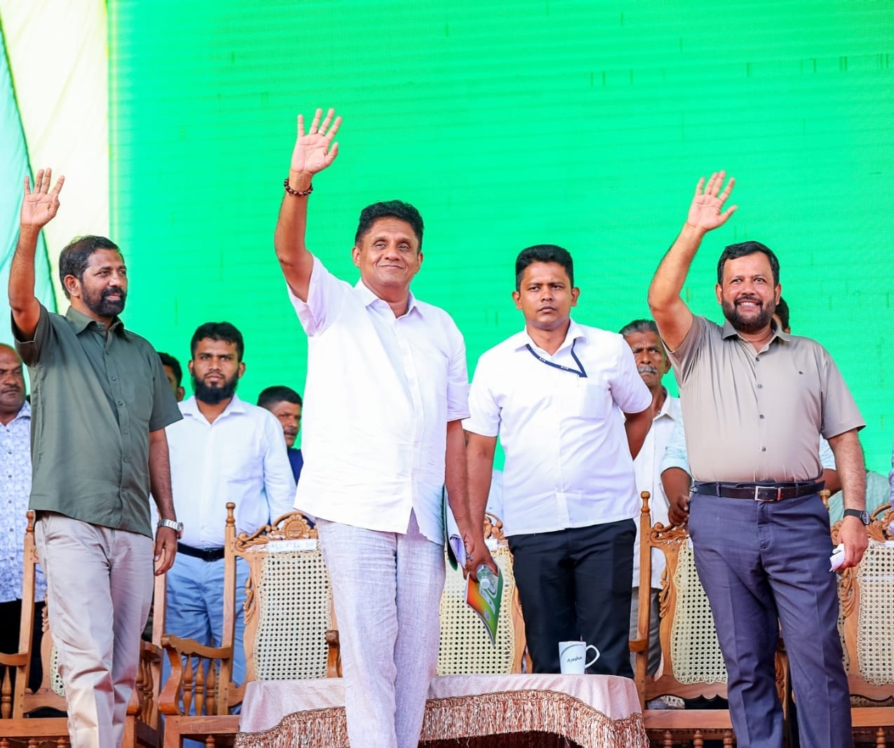 மதுபான நிலைய ‘லைசன்’களைப் பெற்றுக் கொண்டு, ரணிலை ஆதரிப்போரின் விவரங்கள் பகிரங்கப்படுத்தப்படும்: றிசாட் பதியுத்தீன்