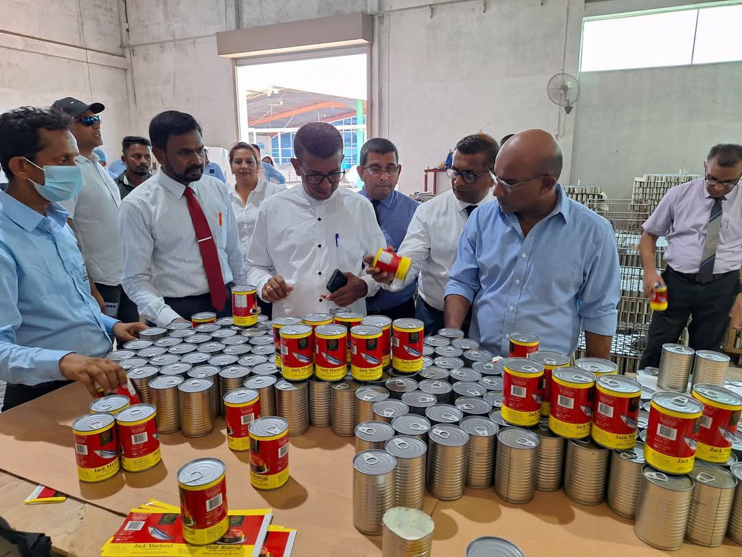 இலங்கையில் உற்பத்தி செய்யப்படும் டின் மீன்கள், வரலாற்றில் முதல் தடவையாக ஏற்றுமதி