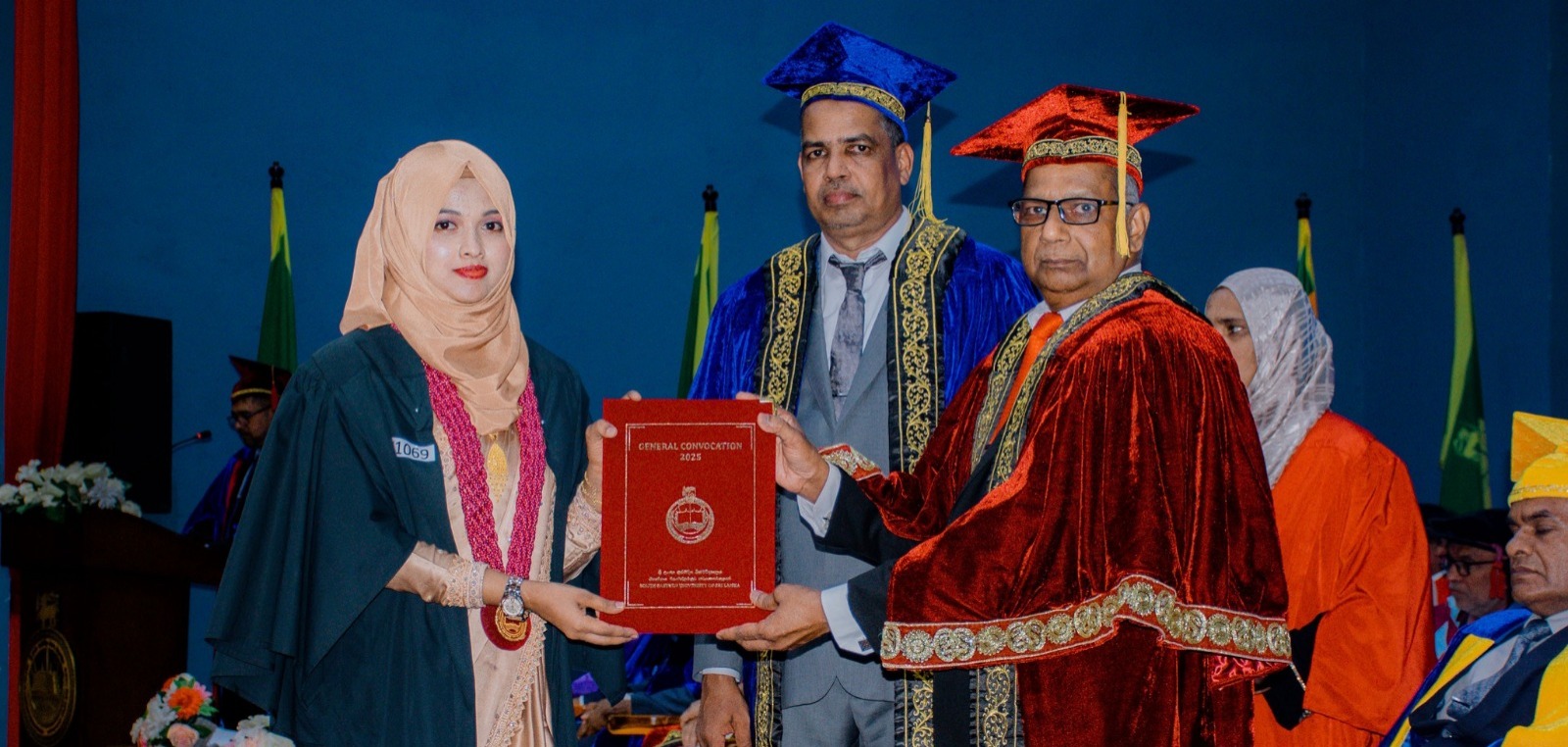 தென்கிழக்கு பல்கலைக்கழக பட்டமளிப்பு விழா: முதல் நாளில் 1012 பேர் பட்டம் பெற்றனர்