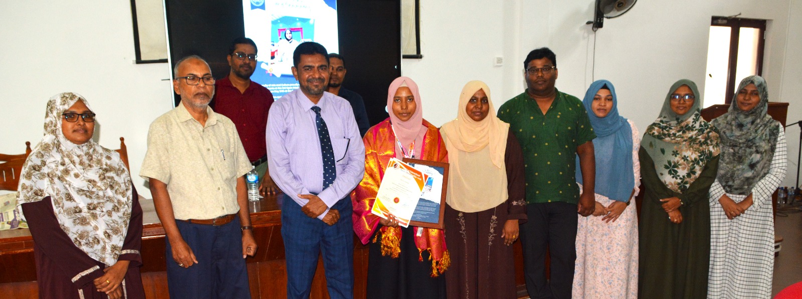 சர்வதேச கராத்தே போட்டியில் தங்கம் வென்ற தென்கிழக்கு பல்கலைக்கழக மாணவி செய்னப் கௌரவிக்கப்பட்டார்