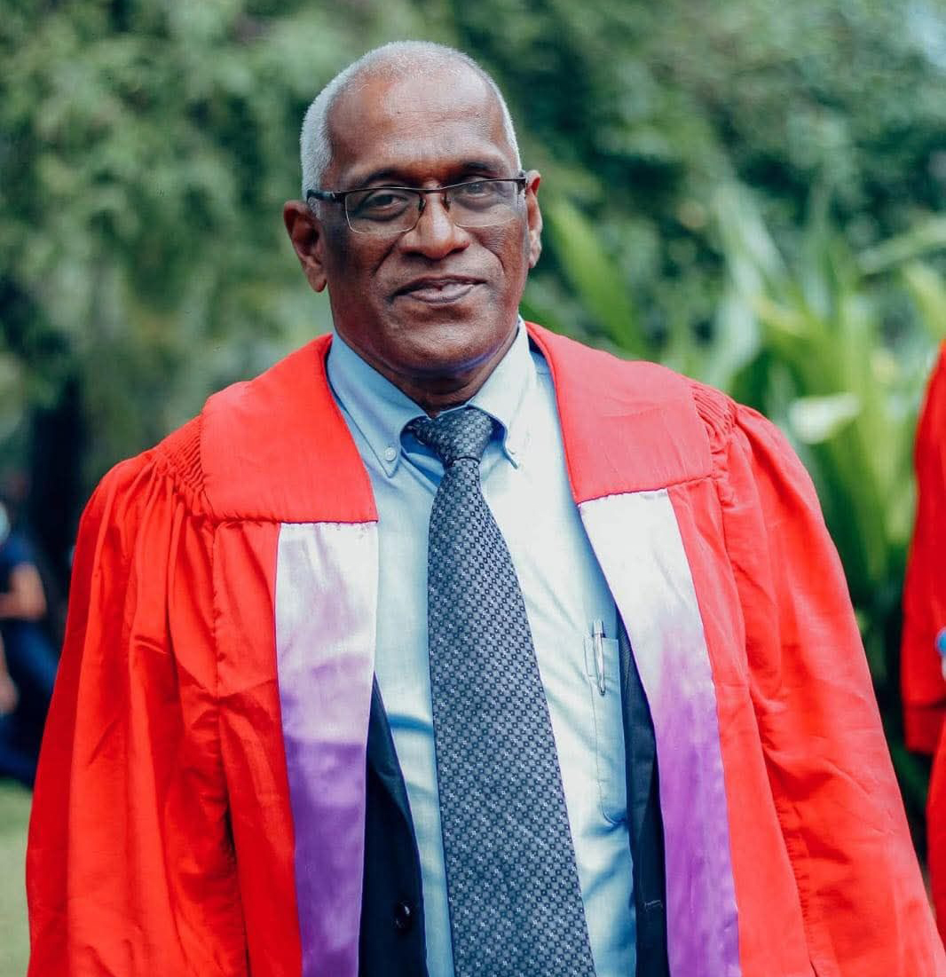 இலங்கை முஸ்லிம் சமூகத்திலிருந்து, பொறியியல் துறையில் முதல் சிரேஷ்ட பேராசிரியரானார் ஏ.எம். முஸாதிக்