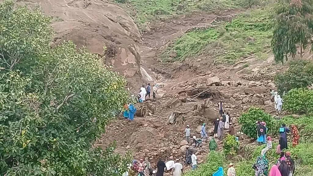 சூடானில் ஏற்பட்ட மண் சரிவில் ஒரு கிராமமே அழிந்தது; ஆயிரம் பேர் மரணம்: ஒருவர் மட்டுமே பிழைத்தார்