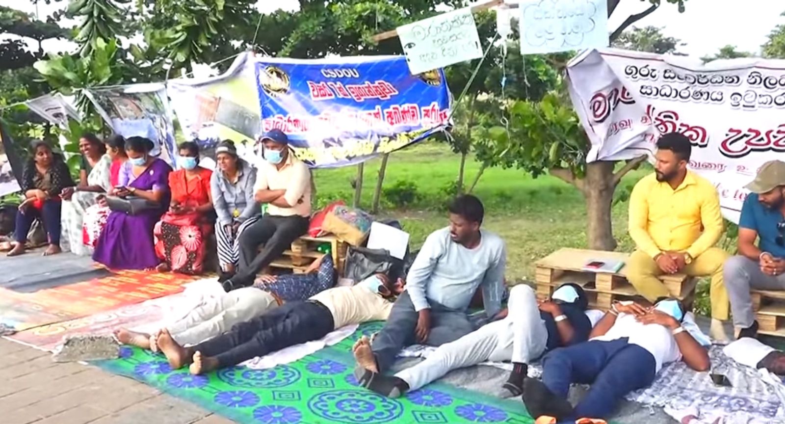 ஜனாதிபதியைச் சந்தித்ததை அடுத்து, பாடசாலை அபிவிருத்தி உத்தியோகத்தர்களின் உண்ணா விரதம் தற்காலிகமாக நிறுத்தம்