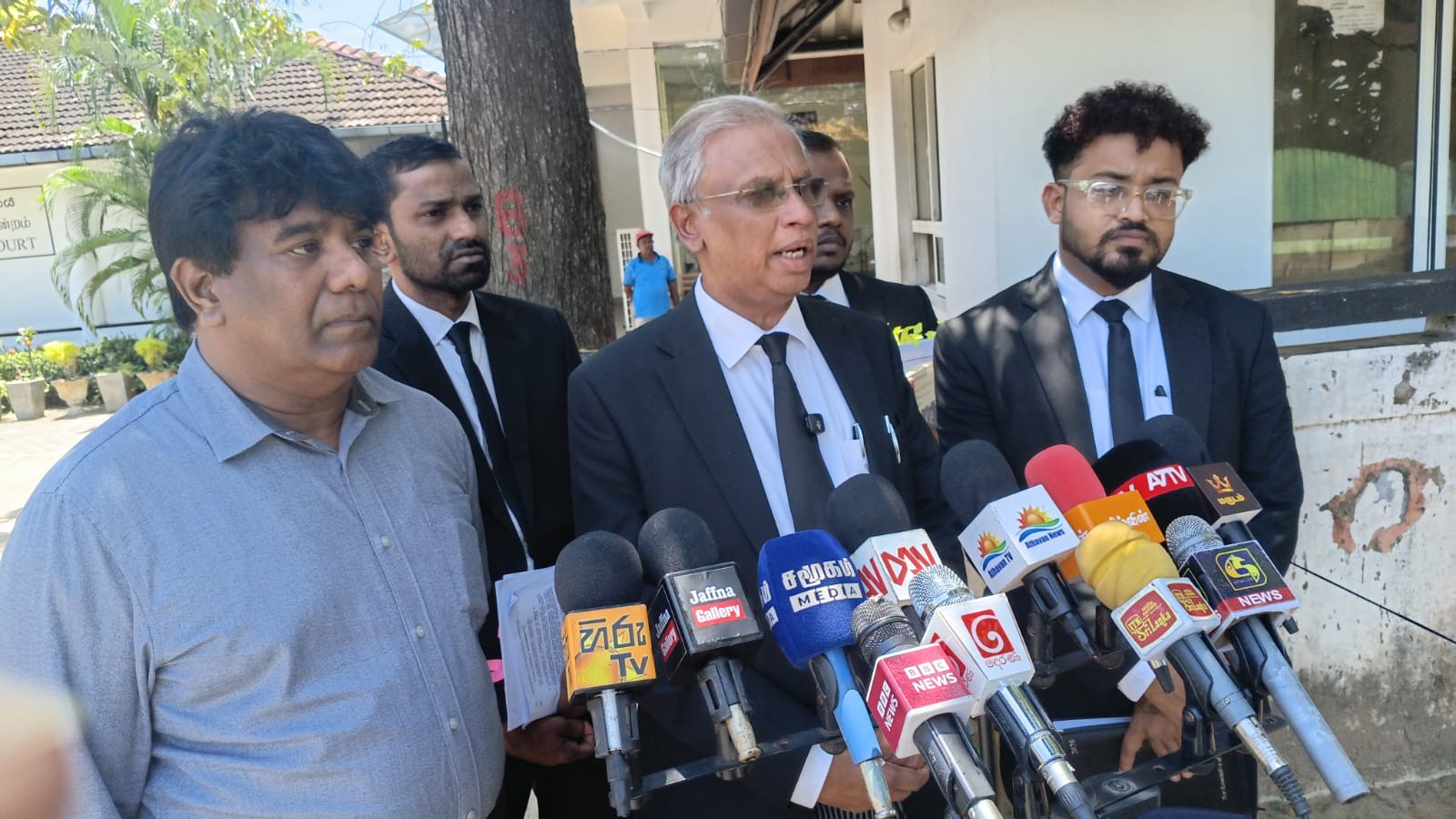 குற்றச்சாட்டுக்குள்ளான அம்பாறை மேல் நீதிமன்ற நீதிபதியை, சட்டமா அதிபர் ஆலோசனைப்படி விடுவிப்பதற்கு, சட்டத்தரணி சுமந்திரன் கடும் ஆட்சேபனை