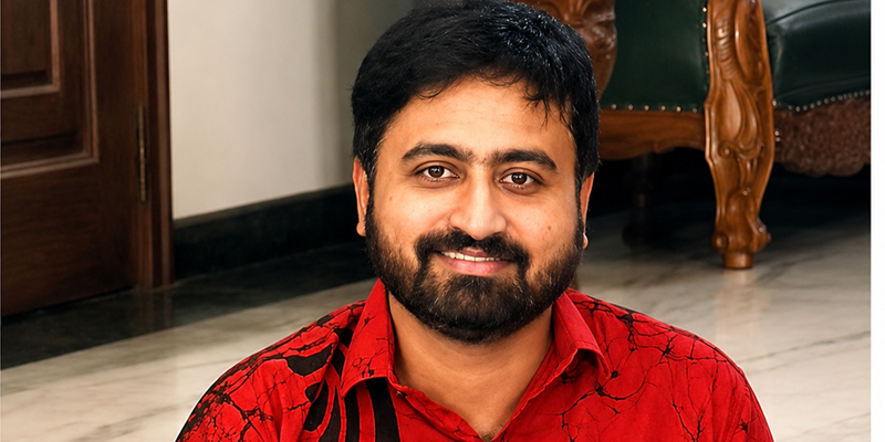 பாதாள உலகத் தலைவனின் மனைவியிடம் 12 கோடி ரூபாய் பெற்ற குற்றச்சாட்டில் விஜயதாச ராஜபக்ஷ மகன் கைது